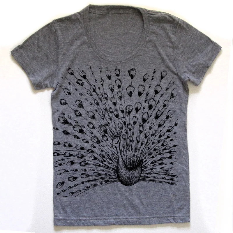 Outdoor Trend Fanned peacock : women tri-blend tee