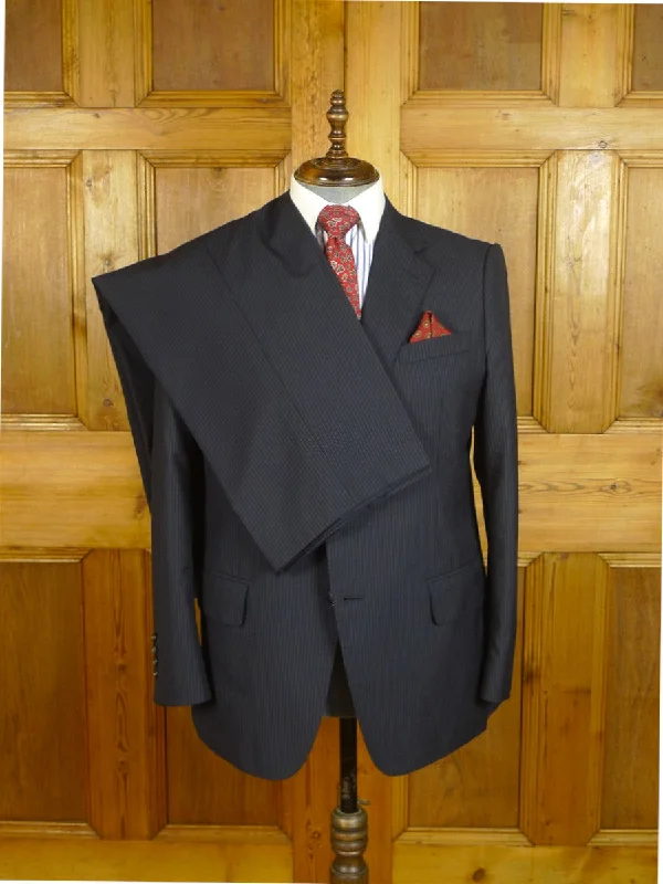 Elegant Temperament 24/0595 immaculate apsley mayfair bespoke 2009 super 120s wool navy blue pin-stripe suit 42 short