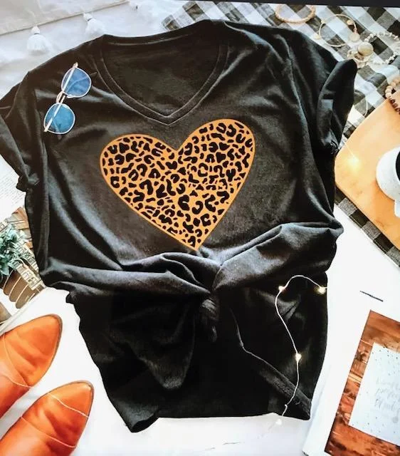 Fashion Must-have Leopard Heart Graphic Tee Shirt