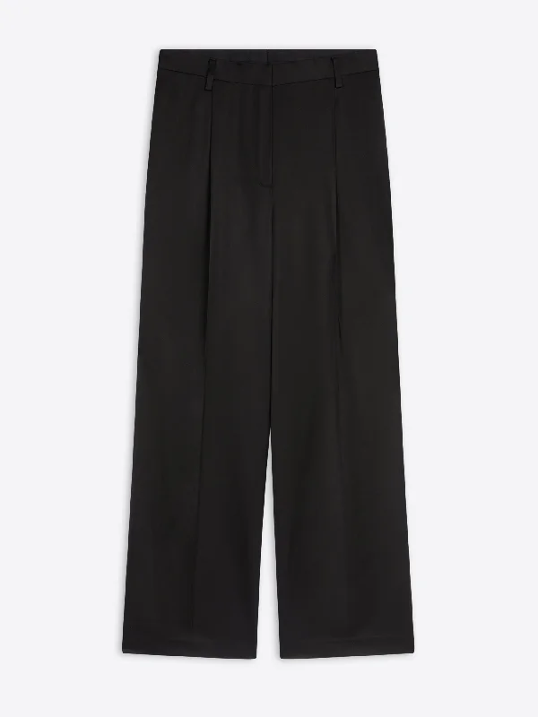 Simple Matching Pleated pants