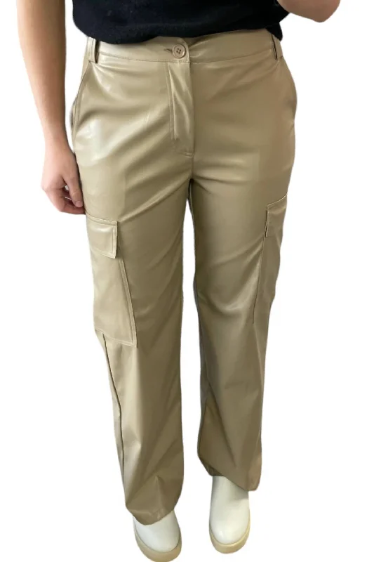 Light And Breathable Leather Cargo Pants In Taupe