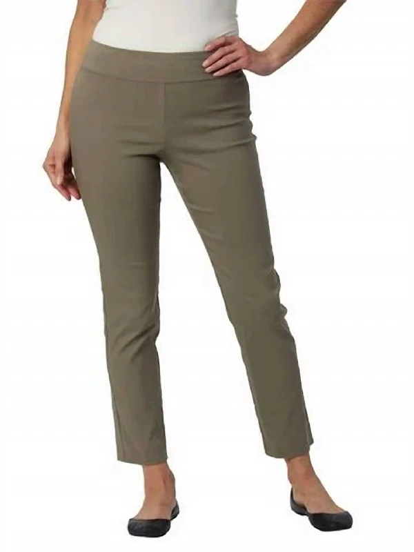 Free And Casual Pull On Pant In Military